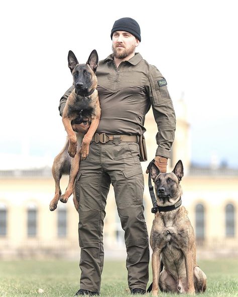 Tactical-K9-Family on Instagram: “❌Tactical-K9-Family •20.000 Thanks• . Oh My God‼️ We are so thankful and can’t believe that so many of you are interesting into our way of…” Dog Soldiers, Dog Poems, Belgian Malinois Dog, Dog Quotes Love, Malinois Dog, Dog Photoshoot, Military Dogs, Canine Art