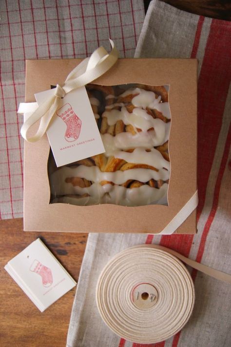 cinnamon roll packaged Cinnamon Rolls Christmas Gift, Cinnamon Roll Gift, Cinnamon Rolls Christmas, Baking Basket, Cinnamon Roll Bread, Jenny Steffens Hobick, Frozen Bread Dough, Bread Packaging, Homemade Cinnamon Rolls