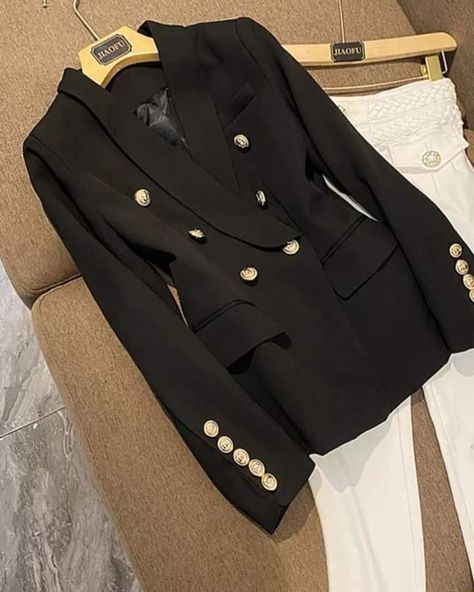 Professional Outfits Women, Woman Suit Fashion, Fashionista Clothes, Stylish Work Outfits, Elegant Shirt, Stylish Clothes For Women, Swag Outfits For Girls, Modest Fashion Outfits, Suit Fashion