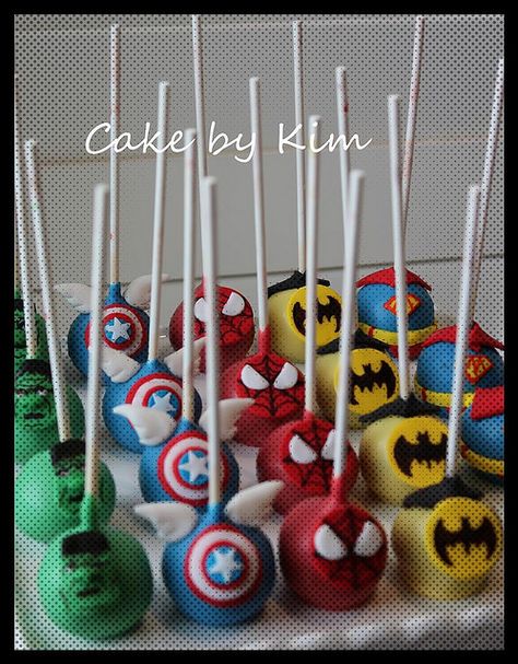 super hero cake pops | Flickr - Photo Sharing! Super Hero Cake, Hero Cake, Hulk Party, Marvel Birthday Party, Superhero Baby Shower, Marvel Party, Avengers Theme, Superhero Birthday Cake, Marvel Cake