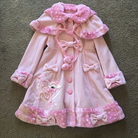 Kawaii Winter Clothes, Winter Kawaii Outfits, Jojifuku Aesthetic, Pink Coat, J Fashion, Heart Eyes, Kawaii Clothes, Dream Clothes, Lolita Fashion