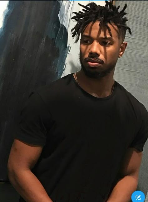 Michael b. Jordan ❤️ Killmonger Dread Styles For Men, Short Dread Styles, Mens Dreadlock Styles, Michael Bakari Jordan, Short Dreadlocks Styles, Dreadlocks Men, Dread Styles, Short Dreads, Dreadlock Hairstyles For Men