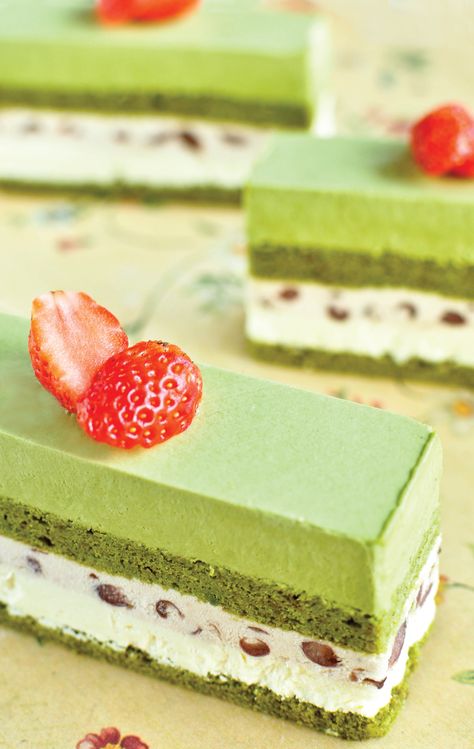 Matcha Mousse Cake Matcha Mousse Cake, Matcha Mousse, Green Tea Dessert, Winter Torte, Matcha Green Tea Recipes, Green Tea Cake, Mousse Cakes, Matcha Dessert, Matcha Cake