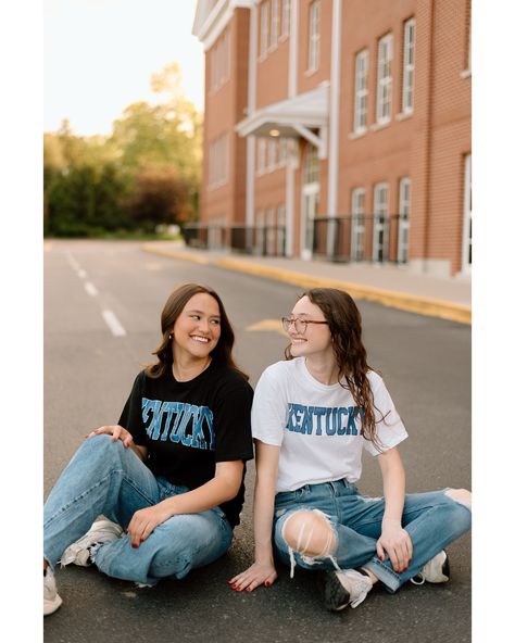 The Boyd Sistas 🫶 • • • #senioryear #seniors #seniorpictures #seniorphotographer #grad #gradphotos #twins #twinphotography #seniors Twin Sister Senior Pictures, Twin Senior Photos, Sage Photography, Twin Photography, Senior Picture Ideas, Grad Photos, Senior Photo, Senior Pics, Photography Senior Pictures