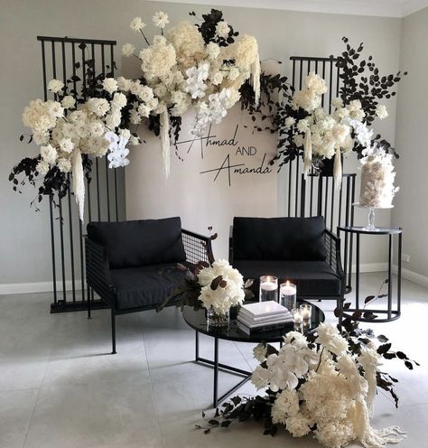 Photobooth Wedding, Dance Black, Black And White Wedding Theme, Black White Parties, Wedding Reception Backdrop, Event Stylist, White Wedding Theme, Dream Wedding Decorations, Intimate Ceremony