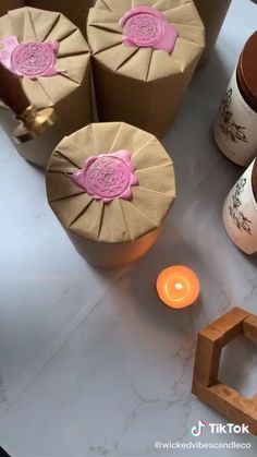 A Lesson In Textile Styling With Carlay Page - Honestly WTF Joululahjat Diy, Lilin Aroma, Resipi Kek, Săpunuri Handmade, Soya Mumu, Desain Quilling, Packaging Ideas Business, Small Business Packaging Ideas, Handmade Packaging