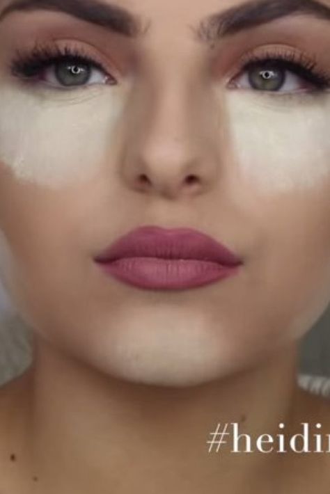 Kim Kardashian's Flawless Concealer Trick Revealed By Vlogger Called 'Baking Makeup Technique' Bake Makeup, Baking Makeup Technique, Concealer Tricks, Baking Makeup, Makeup Tricks, Flawless Face, Contouring And Highlighting, Makeup Techniques, Strobing