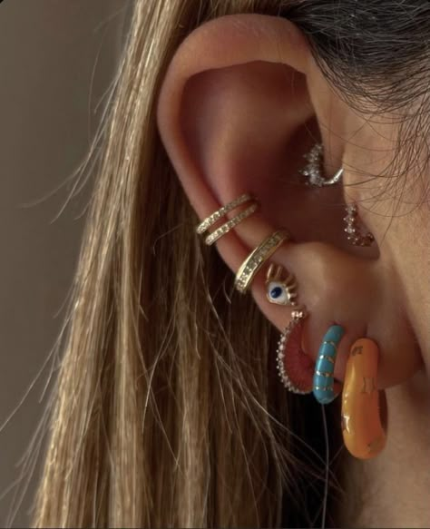 Earring Set Up, Multiple Lobe Piercings, Ear Scape, Earring Inspo, Piercing Inspo, Cool Ear Piercings, Pretty Ear Piercings, Beachy Jewelry, Cute Ear Piercings