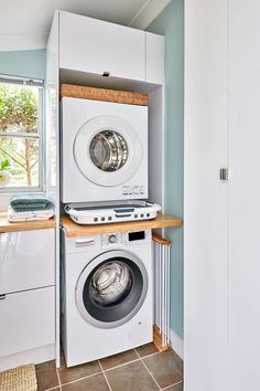 Laundry Room Decorations, Laundry In Kitchen, Organization Laundry Room, Laundry Reno, Laundry Cupboard, Tiny Laundry, Utility Room Designs, Organization Laundry, Laundry Mudroom