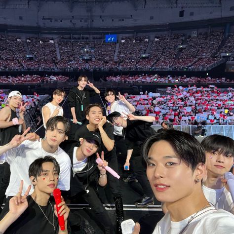 the boyz group photo icon ot11 The Boyz Ot11, The Boyz Group Photo, The Boyz Group, Photo Icon, Group Photo, Ji Chang Wook, Iconic Photos, The Boyz, Group Photos