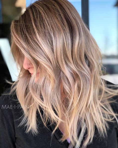 Gentle Ash Blonde Balayage Balayage Layered Hair, Balayage Shades, Balayage Hair Blonde Medium, Cool Ash Blonde, Balayage Hair Ash, Balayage Straight, Balayage Straight Hair, Balayage Hair Caramel, Best Ombre Hair