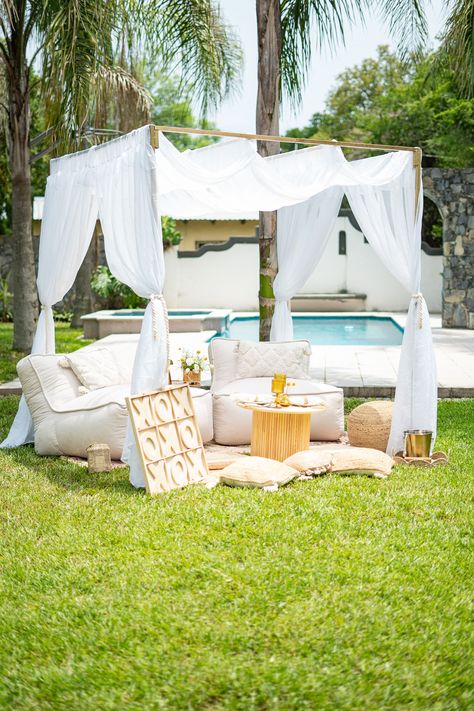 #bohochic #summer #date #picnic #bali #tulum #moroccan Backyard Birthday Parties, Backyard Birthday, Events Ideas, Picnic Ideas, White Party, Beach Party, Tulum, White Linen, Boho Chic