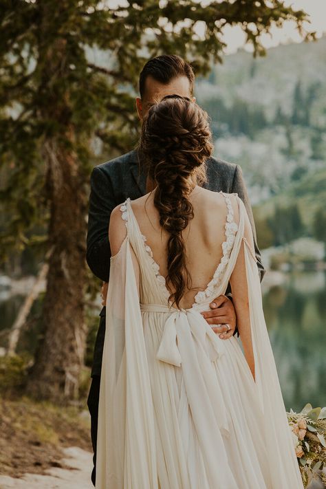 India Wedding Dress, Flowy Wedding Dress, Wedding Dresses Whimsical, Line Silhouette, Wedding Dress Flowy, Chiffon Wedding Dress, Silk Wedding Dress, Silk Chiffon Dress, Romantic Bride