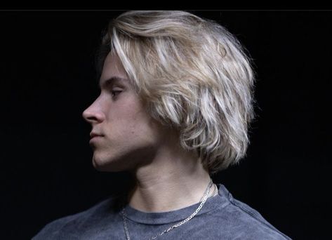 Alex Eubank, Mid Length Straight Hair, Surfer Hair, Men Hair, Bleach Blonde, Real Men, Dream Guy, Pinterest Board, Hair Highlights