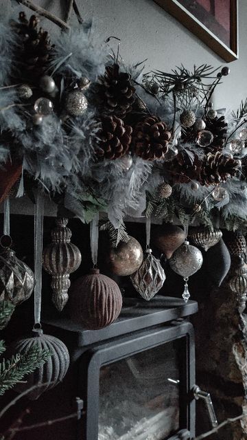 Dark Woodland Christmas, Witch Christmas Aesthetic, Witchmas Decorations, Dark Cottagecore Christmas, Witchy Christmas Decor Diy, Gothmas Aesthetic, Dark Christmas Background, Krampus Christmas Decor, Dark Moody Christmas Decor