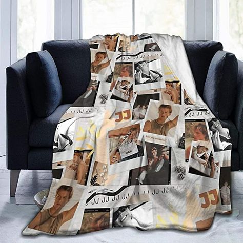 Outer Banks Collage, Rudy Pankow Aesthetic, Blankets Cozy, Best Weighted Blanket, Flannel Blankets, Bed Living Room, Modern Blankets, Rudy Pankow, Adult Blanket