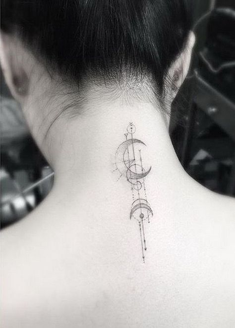 Moon Back of Neck Tattoo Design. Back Of Neck Tattoos For Women, Nape Tattoo, Tattoo Son, Girl Neck Tattoos, Tato Henna, Neck Tattoos Women, Back Of Neck Tattoo, Moon Tattoo Designs, Inspiration Tattoos