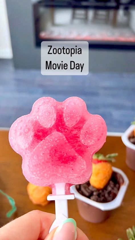 Sarah Berry | Zootopia Movie Day 🥕🐰🦊🐾 #zootopia #disney #disneymovie #disneymovienight #moviesnacks #disneytreats #disneyfoods #disneyplus | Instagram Zootopia Party, Zootopia Movie, Zootopia Disney, Sarah Berry, Movie Day, Disney Movie Night, Disney Treats, Movie Snacks, Disney Plus