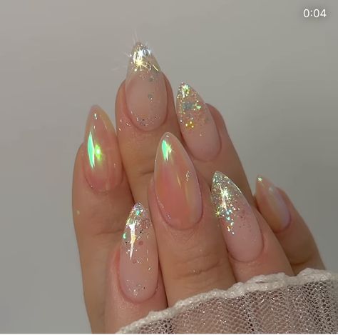 Opalescent Nails, Holographic Nail Designs, Shattered Glass Nails, Opal Nails, Holo Nails, Wedding Nails Glitter, Art Deco Nails, Nail Idea, Pearl Nails