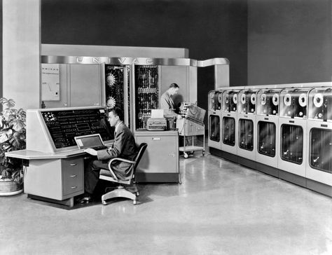 The U.S. Census Bureau signed a contract for it on Mar. 31, 1951 Alter Computer, Computer History, Old Technology, Apollo 11, Old Computers, Personal Computer, Computer System, Computer Technology, Floor Space