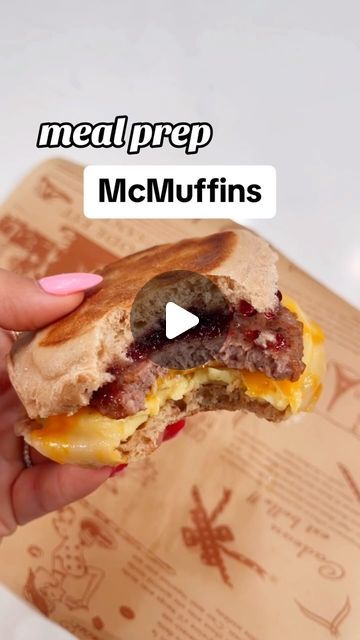 Meal Prep Mcmuffins, Easy Travel Breakfast Ideas, Post Workout Dinner Recipes, Makayla Thomas Breakfast, Mykala Thomas Fit, High Protein Low Calorie Dinner, Canadian Bacon Breakfast, Quick Easy Meal Prep, Single Meals