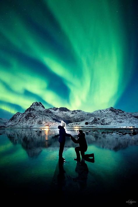 You want to pop the question, but where? These are hands-down the 10 best places to propose! Lofoten Islands Norway, Best Places To Propose, Proposal Pictures, Aurora Borealis Northern Lights, Romantic Proposal, Wedding Proposals, Tromso, Clipuri Video, The Northern Lights