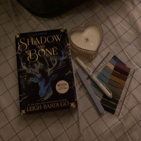 Shadow And Bones Book, Shadow And Bone Book Aesthetic, Shadow And Bone Book Pages, Shadow And Bone Annotation, Shadow And Bone Aesthetic Book, Shadow And Bone Series Books, Shadow And Bone Aesthetic, Books Photoshoot, Shadow And Bone Playlist