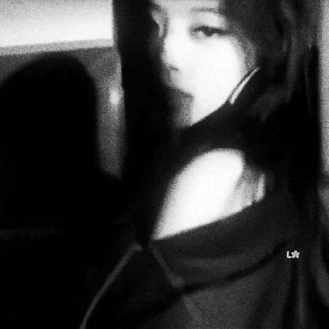 Jennie Bw Icon, Bff Pfp Matching Aesthetic, Skin Walker, Egypt Aesthetic, Y2k Icons, Good Riddance, Dark Feminine Aesthetic, Easy Trendy Outfits, Feminine Aesthetic