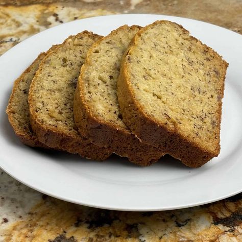 40+ Banana Bread Recipes - Easy Variations - Bread Dad Oil Banana Bread Recipe, Banana Bread No Butter, No Butter Banana Bread, Moist Banana Nut Bread, Banana Bread Cream Cheese, Bread Machine Banana Bread, Bread Blueberry, Perfect Banana Bread Recipe, Brown Sugar Banana Bread