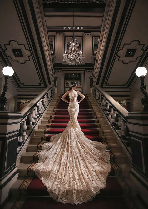 This Bride has impeccable style! Timelessly elegant bridal portrait with a hint… Regal Photoshoot Ideas, Regal Photoshoot, Bridal Shoot Poses, Bridal Shoot Ideas, Bridal Portrait Ideas, Bridal Styled Shoot, Bridal Photography Poses, Bride Photoshoot, Bridal Poses