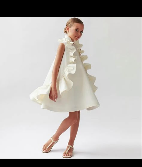 Wedding Spanish, Kids Fasion, Designer Kids Wear, Wedding Frocks, Dress For Kids, Fashion Design For Kids, Wedding Luxury, Luxury Holiday