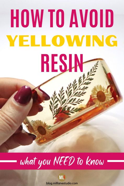 Yellowed resin trinket dish filled with white daisies, pressed red rosebuds and green fern leaf, held in a hand with painted burgundy nails. Text overlay reads: How to avoid yellowing resin - what you need to know. Resin And Wood Diy, How To Make Resin, Pressed Flower Crafts, Epoxy Resin Diy, Resin Crafts Tutorial, Diy Resin Projects, Resin Pour, Clear Epoxy Resin, Resin Jewelry Making