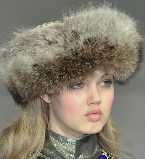 Goncharov 1973, Lindsey Wixon, Apres Ski Outfits, Lindsey Wixson, White Widow, Marvel Aesthetic, Atomic Blonde, Winter Princess, Snow Princess