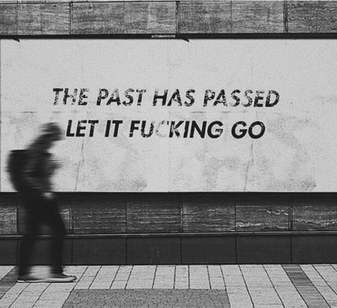 Quote about letting go of the past Rachel Brathen, Past Quotes, Toxic People, Yoga Girl, A Sign, Fitness Quotes, Real Quotes, Let Go, Picture Quotes