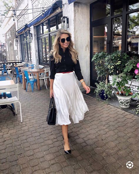 Click the photo to shop this look! Summer work wear what to wear to work white pleated skirt outfit White Pleated Skirt Outfit, Pleated Skirt Outfit Summer, Pleated Midi Skirt Outfit, Midi Rock Outfit, Midi Skirt Outfit Winter, Summer Work Outfit, Spring Workwear, White Skirt Outfits, Spring Skirt Outfits