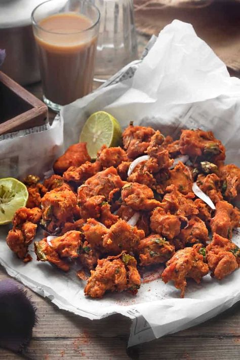 Chicken Fritter, Ramadan Snacks, Chicken Pakora Recipe, Indian Board, Chicken Appetizer, Chicken Fritters, Chicken Pakora, Pakora Recipe, Pakora Recipes