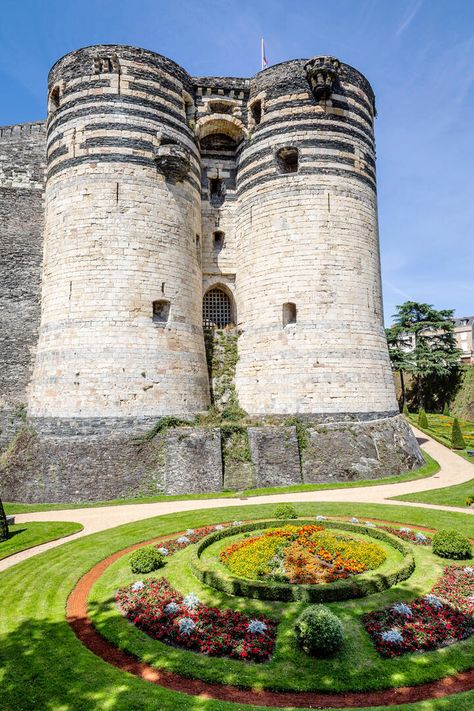 Domaine national du Château d'Angers - Angers | Destination Angers - Office de tourisme Mars, Castle, Around The Worlds, France, Ruins