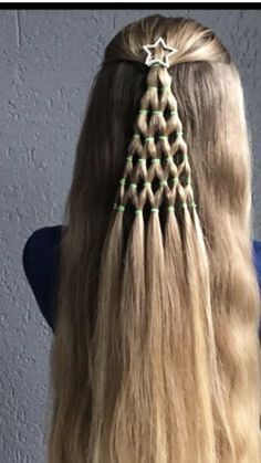 #BEAUTY ,#REALATIONSHIPS #Fashion #Outfits #Winter Outfits #Animals Bohemian Crochet Hair, Christmas Hairstyles, Christmas Style, Penteado Cabelo Curto, Holiday Hairstyles, Christmas Hair, Long Blonde, Crazy Hair Days, Crazy Hair