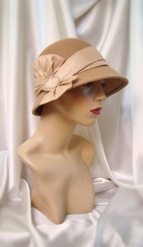 1920s Hats Women, Outfits 20s, 1920s Hats, 1920s Hat, Aesthetic Pfp, Roaring 20s, Women's Hats, Cloche Hat, 1920s Fashion