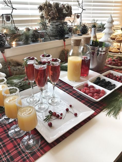 Holiday Brunch Party, Christmas Brunch Party, Hosting Holiday Party, Brunch Party Decorations, Thanksgiving Home Decorations, Christmas Dinner Party, Christmas Entertaining, Holiday Brunch, Hosting Holidays