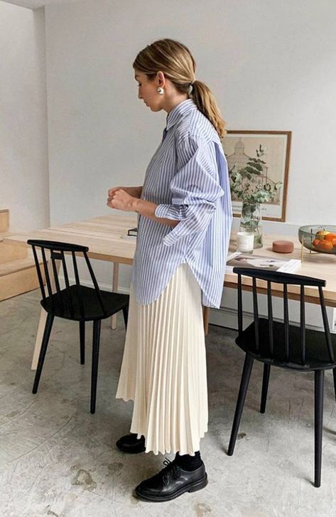 Long Pleated Skirt Outfit, Midi Rok Outfit, White Pleated Skirt Outfit, Pleated Skirt Outfit Summer, Black Pleated Skirt Outfit, White Skirt Outfits, Skirt Outfit Summer, Rok Outfit, Jumpsuit Denim