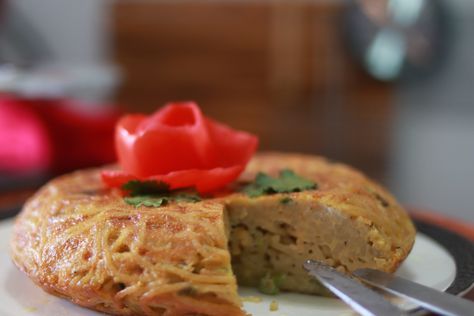 this recipe was my favorite breakfast when I was back in highschool😍 (congolese food) Congo Food, Spaghetti Cake, Congolese Food, Pasta Cake, Spaghetti, My Favorite, Pasta, Bread, Ethnic Recipes