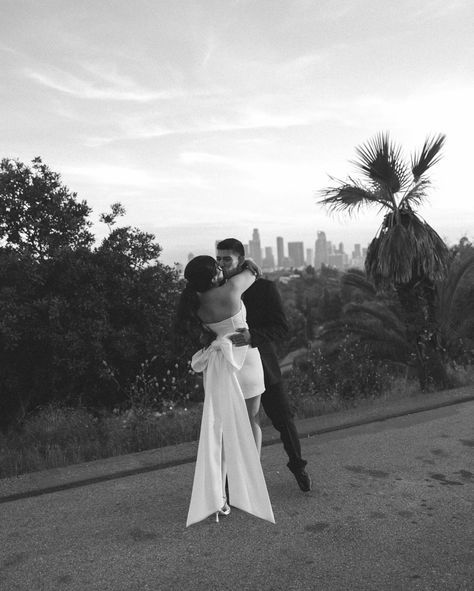 Hanna Walkowaik, los angeles engagement photos, DTLA views, california engagement photos, vintage car engagement photos, filmy aesthetic, california wedding photographer, los angeles wedding, engagement ideas, black and white engagement photos, sexy engagement photos, moody engagement photos Dtla Engagement Photos, La Engagement Photos, Car Engagement Photos, Los Angeles Engagement Photos, Aesthetic California, Anniversary Shoot, California Engagement Photos, Watch The Sunset, California Engagement