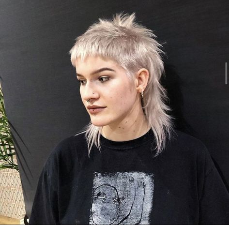 2023 Short Shag Haircuts, Unisex Mullet Hair, Edgy Asymmetrical Haircut Short, Vivid Hair Color Short Hair, Micro Fringe Mullet, Short Fringe Mullet, Mullet Shaved Sides Woman, Punk Mullet For Women, Mohawk Mullet Woman