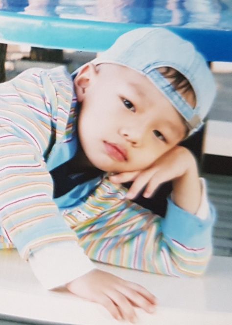 hyunjin bbl update 240506 (zoom) Baby Hyunjin, Baby Icon, Lose My Breath, Straykids Hyunjin, Childhood Photos, L Love You, Felix Stray Kids, Crazy Kids, Light Red