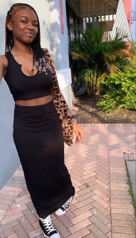 Black Long Skirt Outfit Black Women, Maxi Skirts Black Women, Baddie Long Skirt Outfits, Long Skirt Baddie Outfits, Long Black Skirt Outfit Black Women, Black Maxi Skirt Outfit Black Women, Long Skirt Outfits For Summer Black Women, Long Tight Skirt Outfits, Long Skirt Outfits Black Women