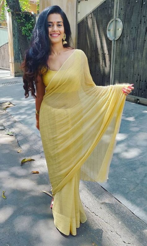 Sonal Devraj, Yellow Saree, Red Carpet Ready, Beautiful Saree, Indian Beauty Saree, One Shoulder Formal Dress, Red Carpet, Instagram Profile, Girl Outfits