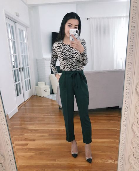 Flattering Pant Styles to Try This Spring - Extra Petite Summer Work Outfits Curvy, Extra Petite Blog, Work Outfits Frauen, Petite Curvy, Extra Petite, Flattering Pants, Curvy Petite Fashion, Fashion Petite, Summer Work Outfits