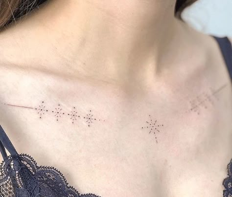 Ornamental Collarbone Tattoo, Womens Chest Tats, Ornamental Collar Bone Tattoo, Under Collar Bone Tattoos, Hand Poke Tattoo, Spaceship Tattoo, Berber Tattoo, Clavicle Tattoo, Me Tattoo