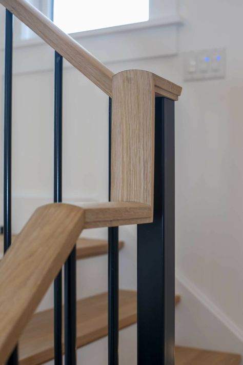 Gallery Stairs, Stairs Handle, Stairs House, Railing Tangga, Stair Renovation, Wood Floor Design, Stair Gallery, Handrail Design, Custom Millwork